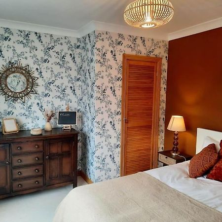 - The Holly Tree House - Villa Bushmills Bagian luar foto