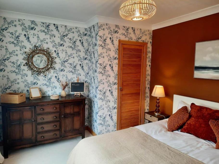 - The Holly Tree House - Villa Bushmills Bagian luar foto