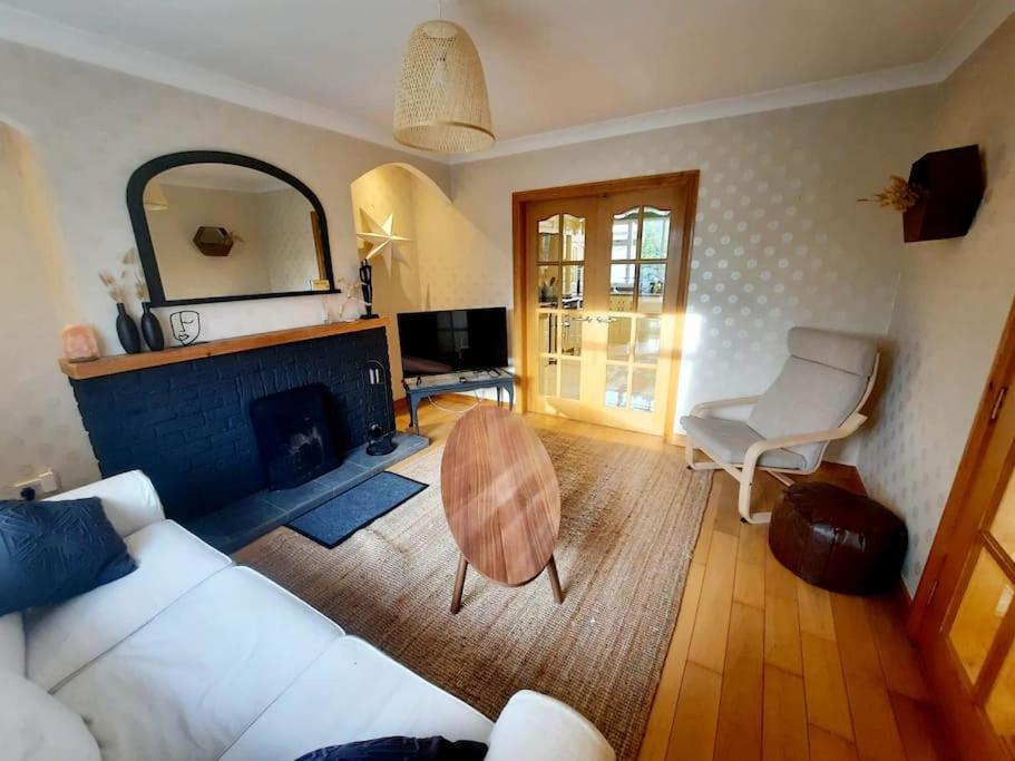 - The Holly Tree House - Villa Bushmills Bagian luar foto